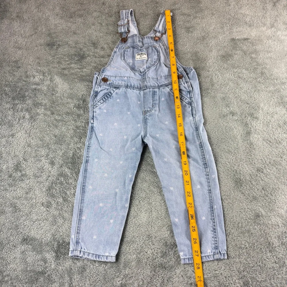 OshKosh‎ Bgosh Toddler Girls 2T Heart Print Denim Overalls Light Wash Blue Bibs